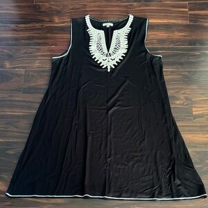 Max Studio Black Dress with Off White Detailing